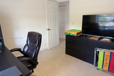 Condominio en alquiler en North Miami Beach, Florida, 2 dormitorios, 78.13 m2 № 1928170 - foto 22