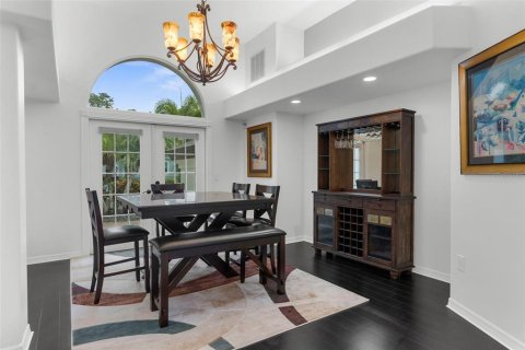 House in Tarpon Springs, Florida 4 bedrooms, 348.94 sq.m. № 1847842 - photo 9