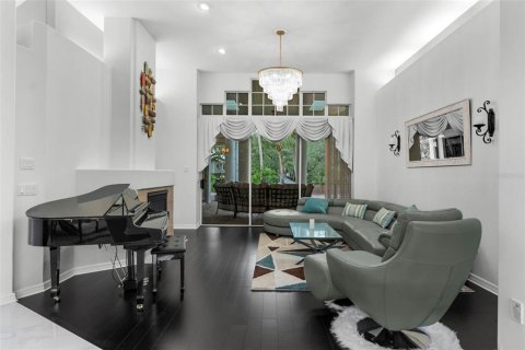 House in Tarpon Springs, Florida 4 bedrooms, 348.94 sq.m. № 1847842 - photo 5
