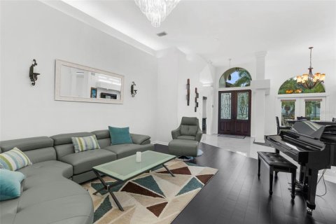 House in Tarpon Springs, Florida 4 bedrooms, 348.94 sq.m. № 1847842 - photo 7