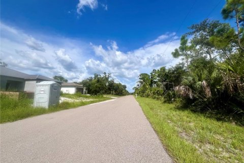 Terreno en venta en Port Charlotte, Florida № 2236743 - foto 2