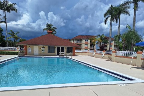 Copropriété à louer à Hialeah, Floride: 2 chambres, 102.75 m2 № 1893185 - photo 15