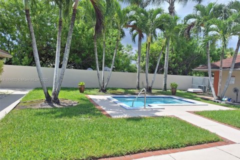 Copropriété à louer à Hialeah, Floride: 2 chambres, 102.75 m2 № 1893185 - photo 16