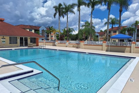 Copropriété à louer à Hialeah, Floride: 2 chambres, 102.75 m2 № 1893185 - photo 14