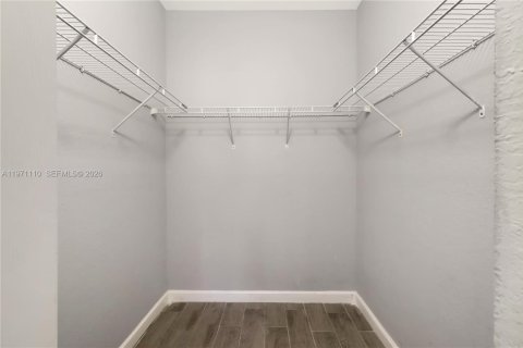 Condo in Homestead, Florida, 3 bedrooms  № 2042235 - photo 12