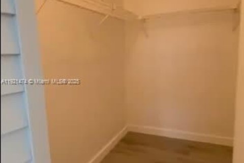 Condominio en alquiler en Miami, Florida, 2 dormitorios, 88.81 m2 № 1975619 - foto 22