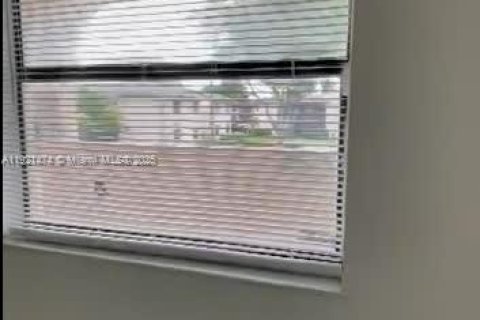 Condominio en alquiler en Miami, Florida, 2 dormitorios, 88.81 m2 № 1975619 - foto 15