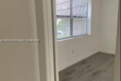 Condominio en alquiler en Miami, Florida, 2 dormitorios, 88.81 m2 № 1975619 - foto 20