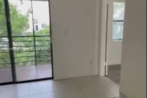 Condominio en alquiler en Miami, Florida, 2 dormitorios, 88.81 m2 № 1975619 - foto 19