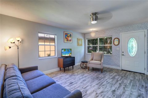 Casa en venta en Saint Petersburg, Florida, 3 dormitorios, 83.43 m2 № 1787531 - foto 4