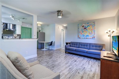 Casa en venta en Saint Petersburg, Florida, 3 dormitorios, 83.43 m2 № 1787531 - foto 7