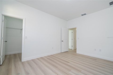 House in Haines City, Florida 4 bedrooms, 207.45 sq.m. № 2123241 - photo 21