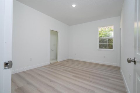 House in Haines City, Florida 4 bedrooms, 207.45 sq.m. № 2123241 - photo 19