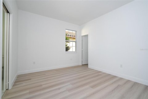 House in Haines City, Florida 4 bedrooms, 207.45 sq.m. № 2123241 - photo 20