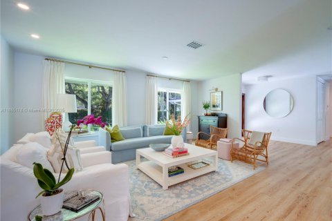 Купить виллу или дом в Пайнкрест, Флорида 4 спальни, 269.97м2, № 1931238 - фото 16