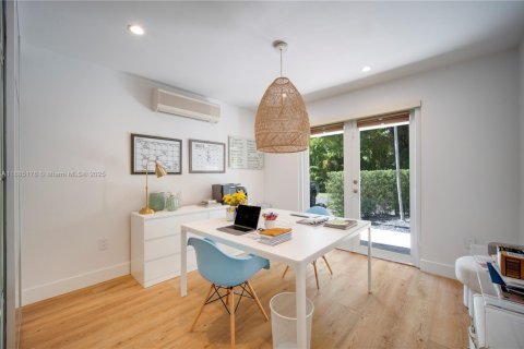 Купить виллу или дом в Пайнкрест, Флорида 4 спальни, 269.97м2, № 1931238 - фото 24