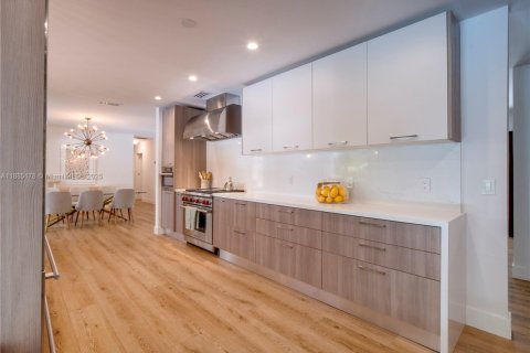 Купить виллу или дом в Пайнкрест, Флорида 4 спальни, 269.97м2, № 1931238 - фото 20