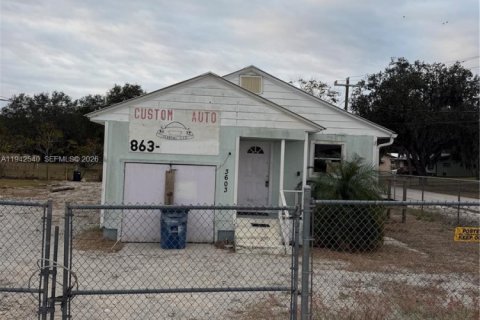 Commercial property in Sebring, Florida № 2001715