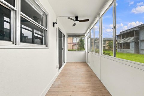Condo in Delray Beach, Florida, 2 bedrooms № 2401235 - photo 4