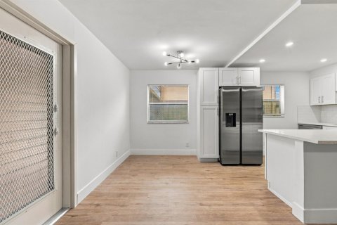 Condo in Delray Beach, Florida, 2 bedrooms № 2401235 - photo 15