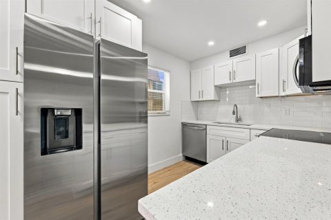 Condo in Delray Beach, Florida, 2 bedrooms № 2401235 - photo 18