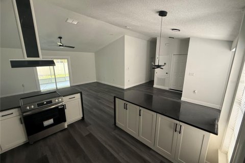Casa en venta en Kissimmee, Florida, 4 dormitorios, 132.11 m2 № 1848233 - foto 7
