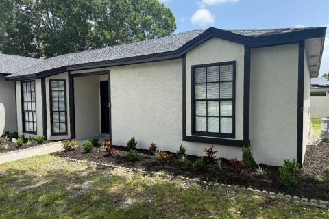 Casa en venta en Kissimmee, Florida, 4 dormitorios, 132.11 m2 № 1848233 - foto 2