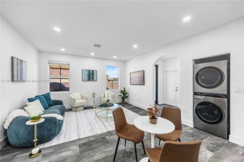 Villa ou maison à vendre à Miami, Floride: 5 chambres, 372.26 m2 № 1956861 - photo 21