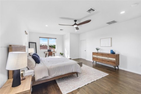 Villa ou maison à vendre à Miami, Floride: 5 chambres, 372.26 m2 № 1956861 - photo 30