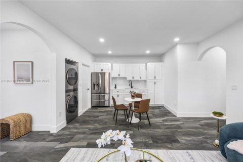 Villa ou maison à vendre à Miami, Floride: 5 chambres, 372.26 m2 № 1956861 - photo 20