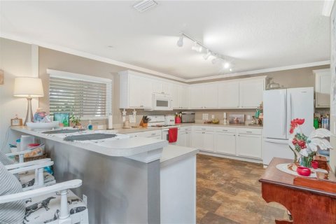 Casa en venta en Land O' Lakes, Florida, 3 dormitorios, 194.26 m2 № 2329288 - foto 9