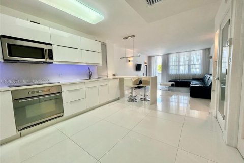 Copropriété à louer à Miami Beach, Floride: 1 chambre, 78.97 m2 № 1715309 - photo 3