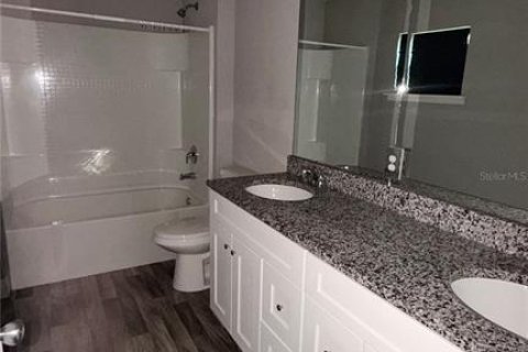 Снять в аренду виллу или дом в Хейнс-Сити, Флорида 3 комнаты, 111.48м2, № 2123011 - фото 11