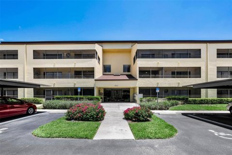 Condominio en Tampa, Florida, 2 dormitorios  № 2148291