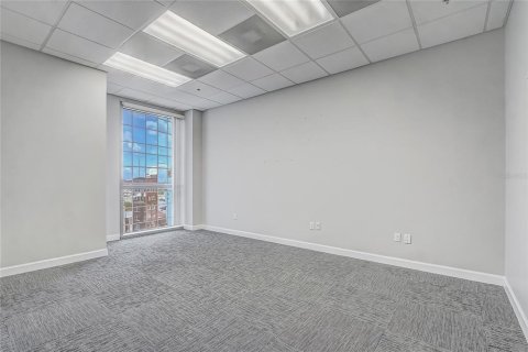 Propiedad comercial en alquiler en Orlando, Florida, 289.02 m2 № 1736495 - foto 10
