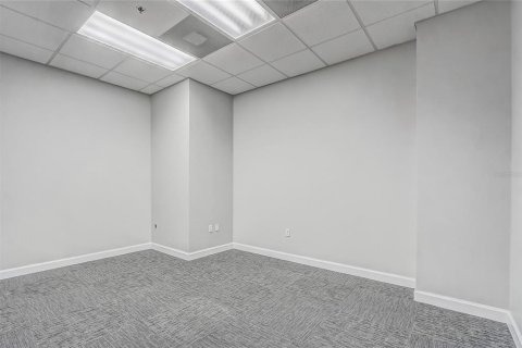 Propiedad comercial en alquiler en Orlando, Florida, 289.02 m2 № 1736495 - foto 7
