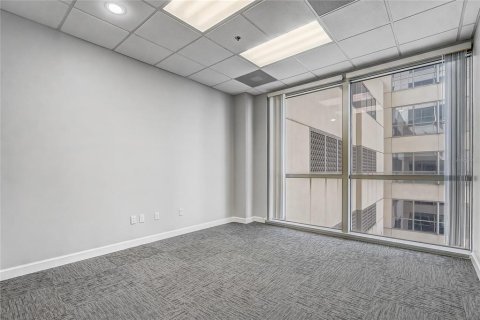 Propiedad comercial en alquiler en Orlando, Florida, 289.02 m2 № 1736495 - foto 14
