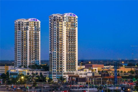 Condo in Tampa, Florida, 3 bedrooms  № 2109926