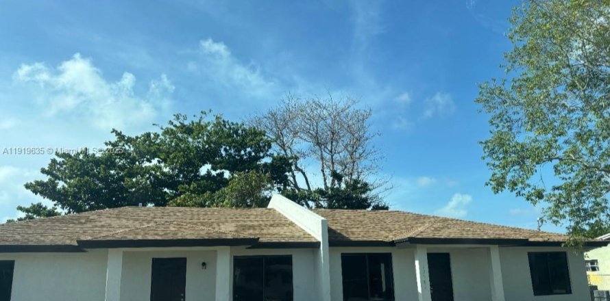 Villa ou maison à Miami, Floride 3 chambres № 1974723