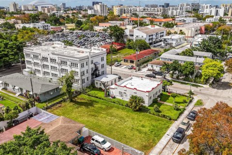 Propiedad comercial en venta en Miami, Florida № 2012454 - foto 14