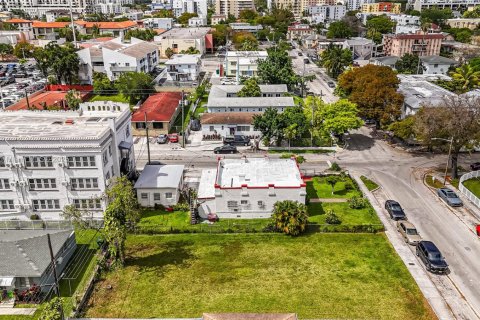 Propiedad comercial en venta en Miami, Florida № 2012454 - foto 15