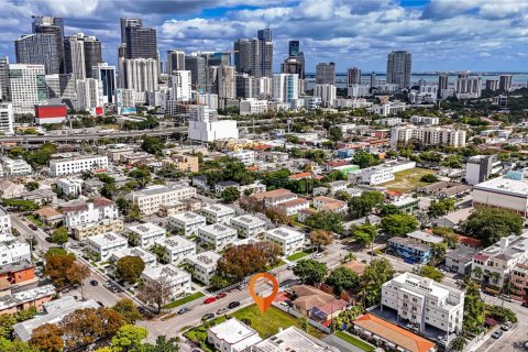 Propiedad comercial en venta en Miami, Florida № 2012454 - foto 3