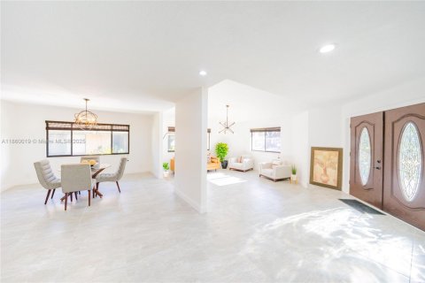 House in Lauderhill, Florida 4 bedrooms, 256.87 sq.m. № 1889524 - photo 7