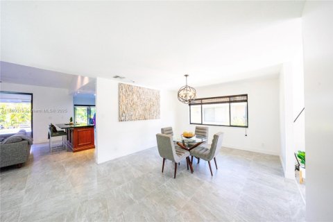 House in Lauderhill, Florida 4 bedrooms, 256.87 sq.m. № 1889524 - photo 10