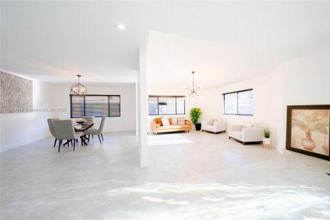 House in Lauderhill, Florida 4 bedrooms, 256.87 sq.m. № 1889524 - photo 9