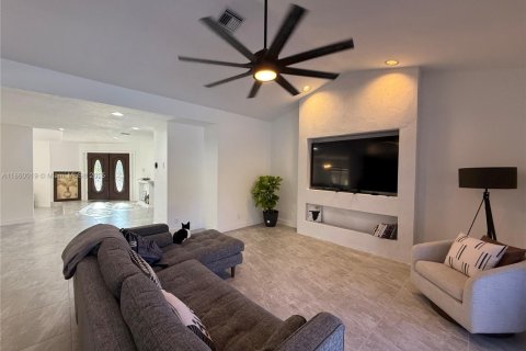 House in Lauderhill, Florida 4 bedrooms, 256.87 sq.m. № 1889524 - photo 16