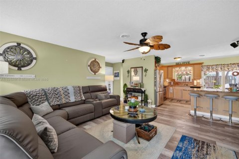 House in Fort Lauderdale, Florida 3 bedrooms, 115.94 sq.m. № 1821787 - photo 5