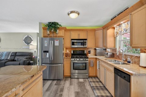 House in Fort Lauderdale, Florida 3 bedrooms, 115.94 sq.m. № 1821787 - photo 11