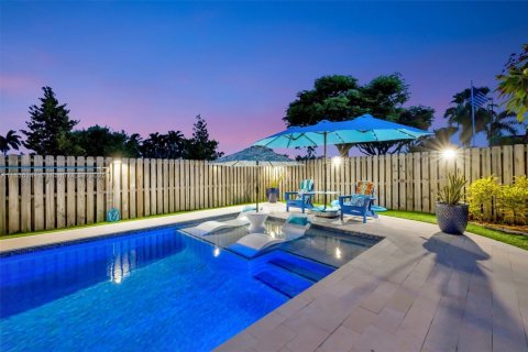 House in Fort Lauderdale, Florida 3 bedrooms, 115.94 sq.m. № 1821787 - photo 1