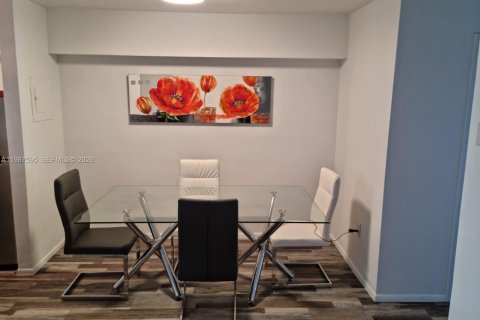 Condo in Miami Beach, Florida, 1 bedroom  № 2050990 - photo 6